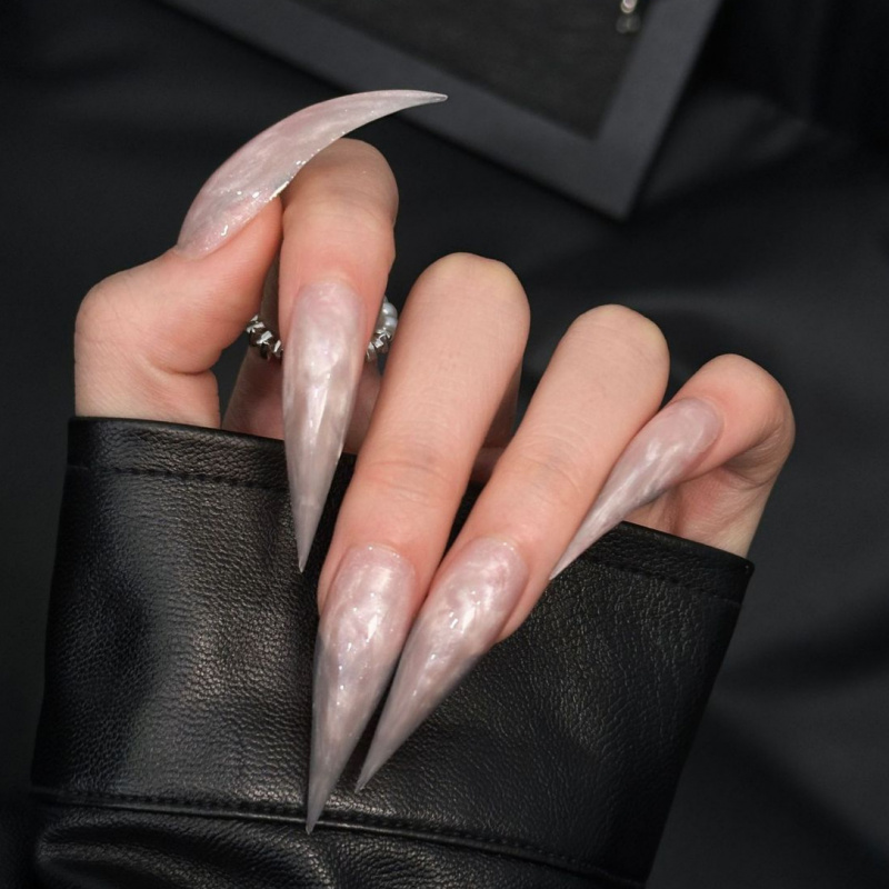 Nail Art Press On - أظافر صناعية مصنوعة يدويًا على الطراز