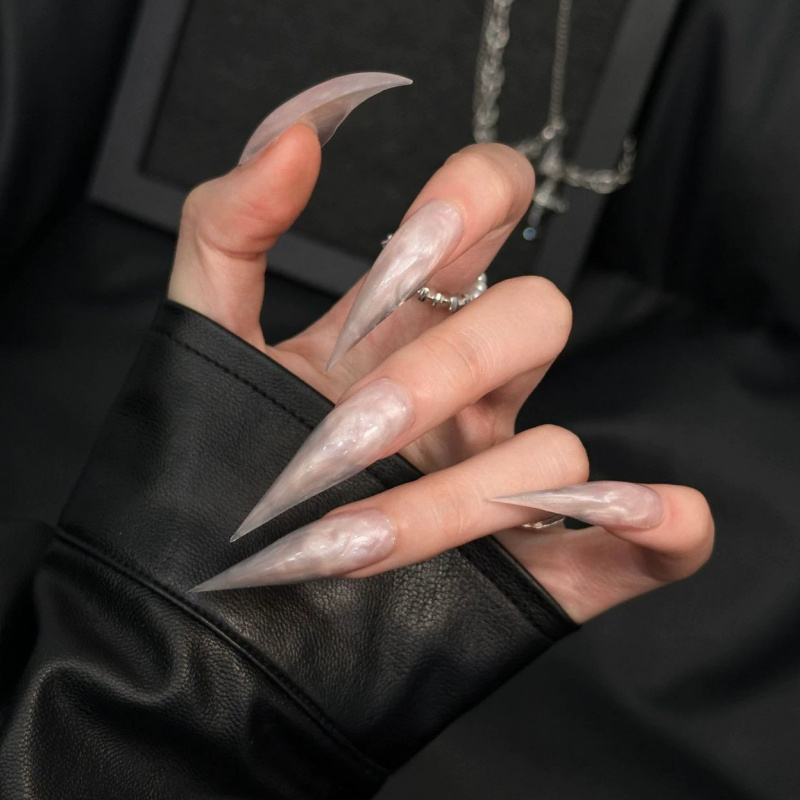 أظافر صناعية مصنوعة يدويًا على - مراجعة Nail Art Press On وسعره