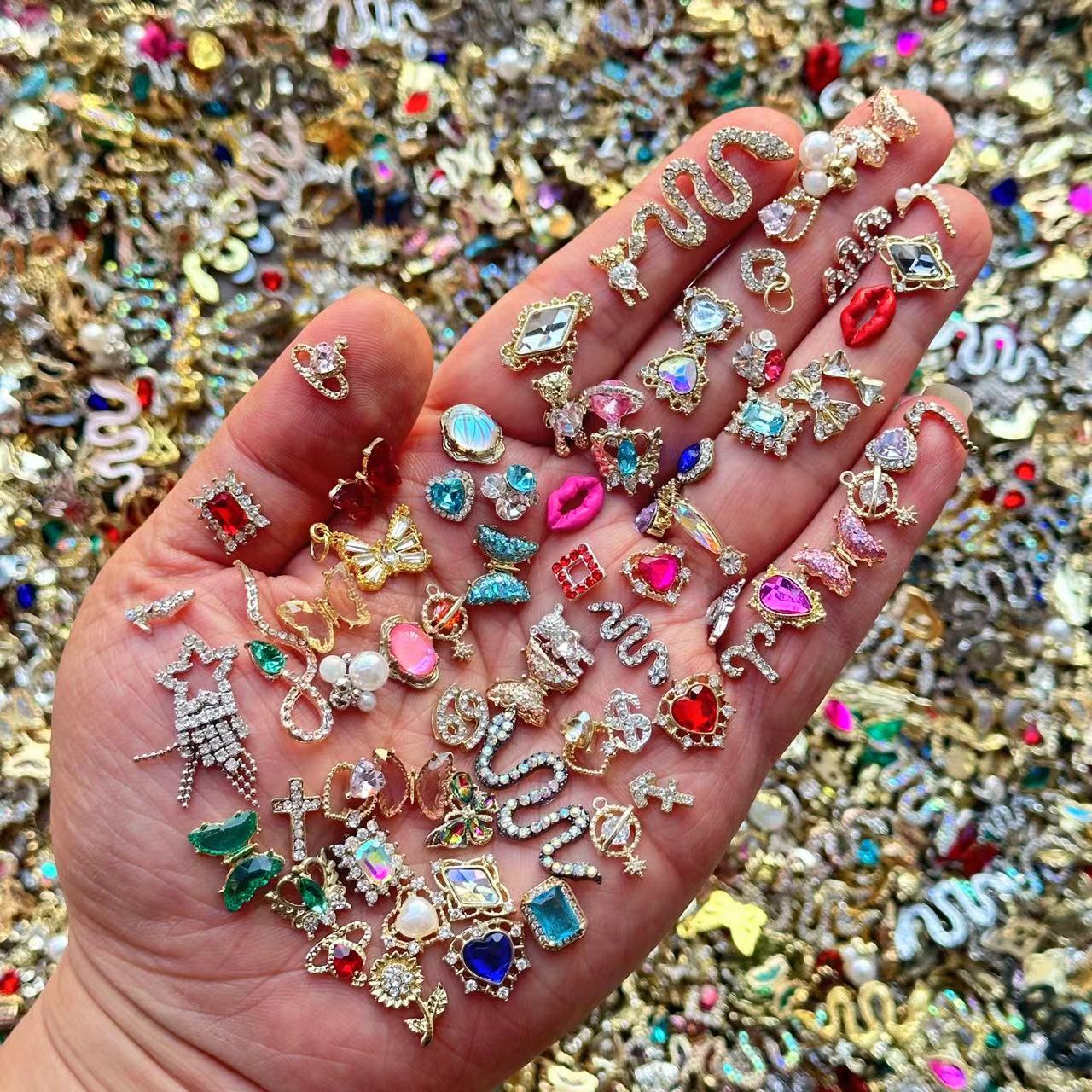 السائبة الفاخرة عشوائية مختلطة - مراجعة Nail Art Valentines Day وسعره